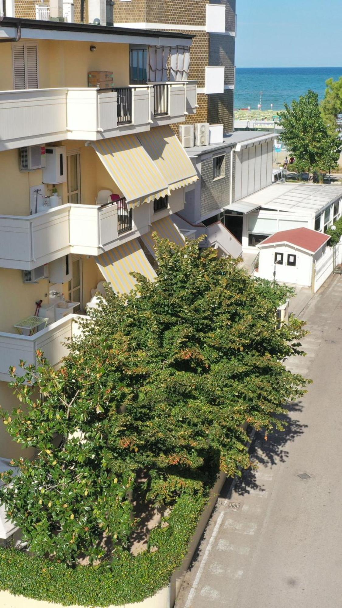 Residence Riviera Alba Adriatica Exterior photo