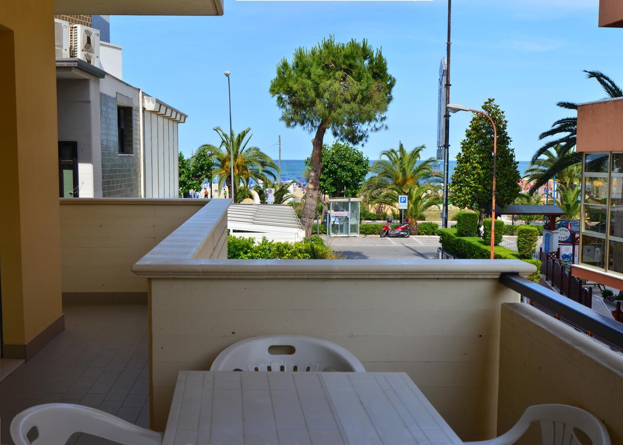 Residence Riviera Alba Adriatica Exterior photo